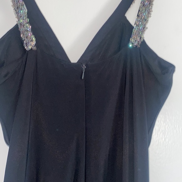 Black formal gown - Picture 5 of 5